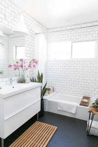 30 ideas de azulejo tipo metro para tu baño